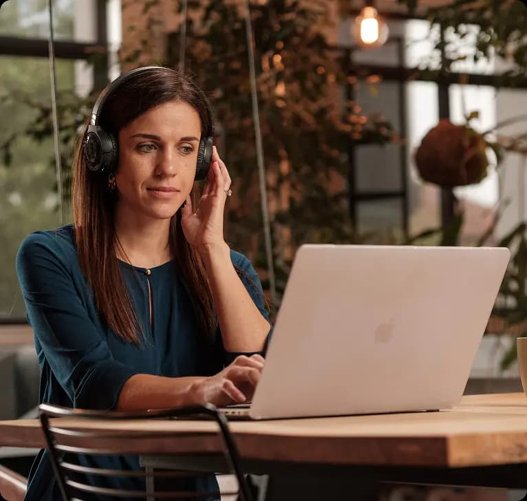 Image of a woman using the HearX Cloud app
