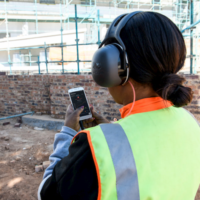 Now you can utilise the hearTest™ Occupational Health, smartphone audiometry solution